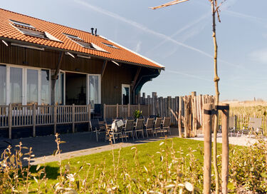 Luxe Groepsaccommodatie aan Zee voor 16 Personen: Ontspanning en Comfort gegarandeerd