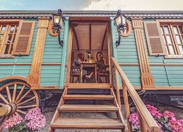 overnachten pipowagen enschede